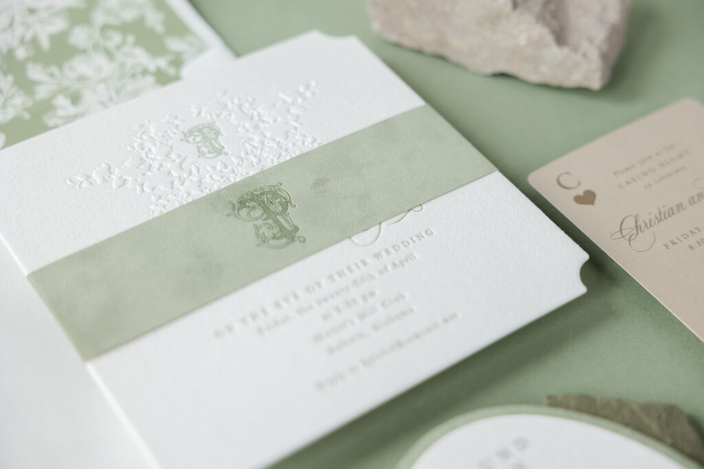 Invite with velvet belly band