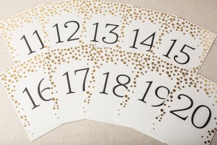 Dots table top card B2
