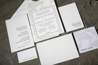Flynn pearl foil stamped wedding invitations from Smock