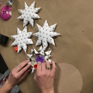 Sea-urchin style DIY gift topper from Smock
