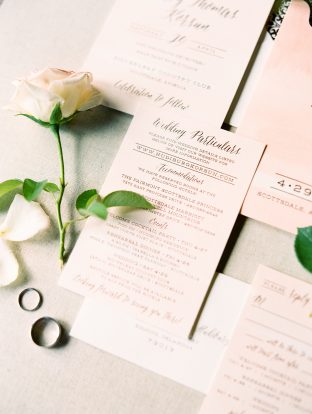 Real wedding featuring blush + rose gold foil stamped wedding invitations by Smock | Photos by Rachel Solomon Photography