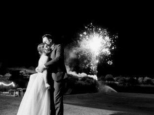 Real wedding + fireworks at the Silverleaf in Scottsdale, Arizona | Photos by Rachel Solomon Photography